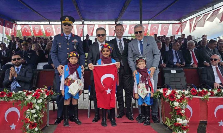 Bandırma'da 104 yıllık kurtuluş mirası törenlerle yad edildi