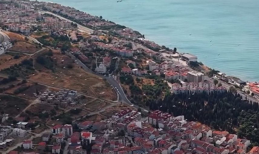 Göç ritmi Tekirdağ semalarında: leylek sürüsünün dron kaydı