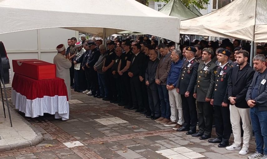 Görev aşkıyla anılan başkomiser Konya'da dualarla uğurlandı