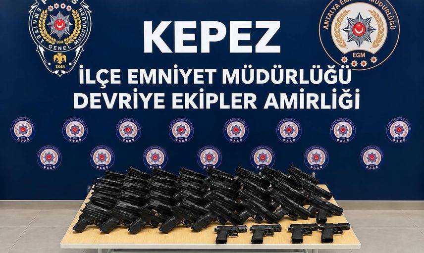 Kepez'de el yapımı silah ticaretine darbe: 32 tabanca, 30 şarjör ele geçirildi