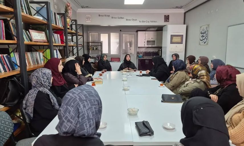 Bayburt'ta kadınların Kur'an odaklı haftalık tefsir buluşması