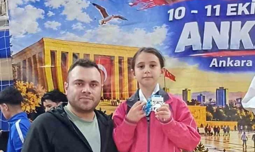 Sivaslı karateciler Ankara'da 17 madalya ile kürsüleri doldurdu