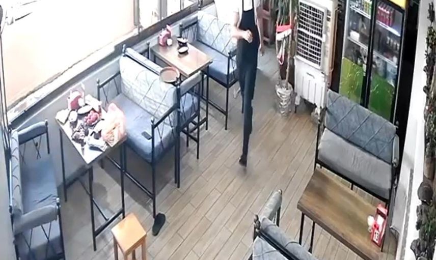 Karaköprü'de deprem paniği: terliğini bırakan kişi çorapla dışarı çıktı