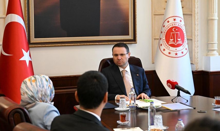 Bakanlıkta buluşma: Gürlek, Yazıcıoğlu ailesini ağırladı