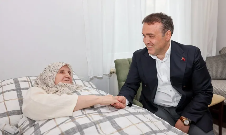 Ev ziyaretinde sıcak sohbet: vali Sözer Necibe ve Salim Göl çiftinin taleplerini dinledi
