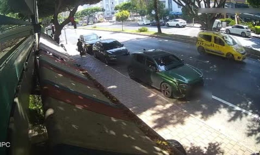 Sinyal kesiciyle kilitlenmeyi engelleyip araçtan hırsızlık yapan 3 kişi tutuklandı