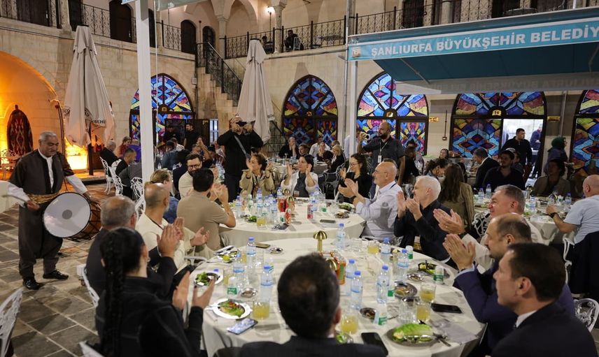 sıra gecesiyle Barutçu Hanı yeniden canlandı, UNESCO heyeti kenti gezdi
