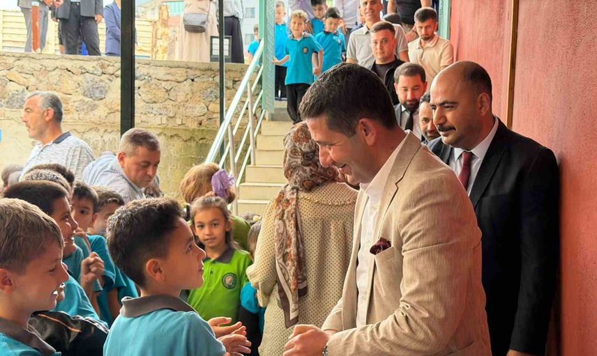 Feke kitap günleri öğrencileri ve halkı üç gün boyunca kitapla buluşturdu