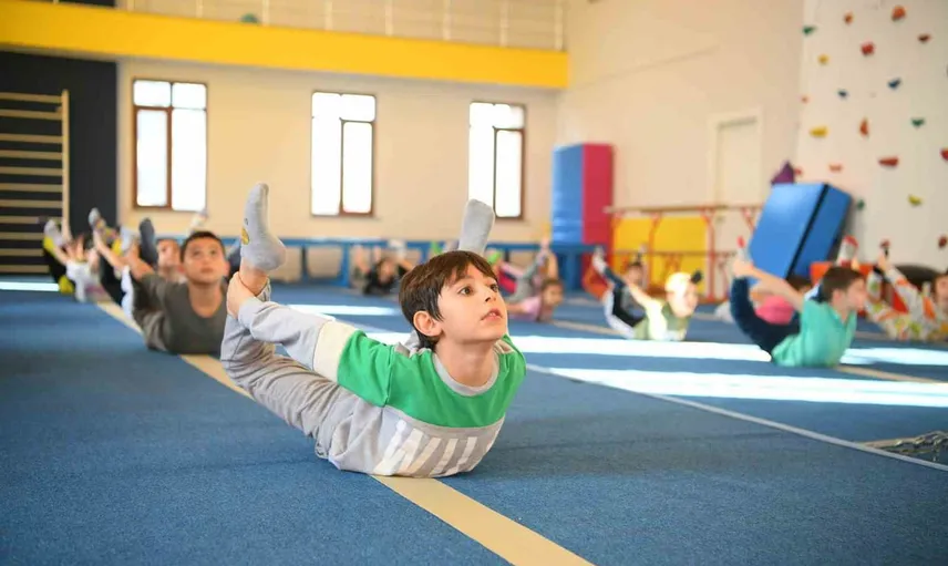 Çayırova'da çocuklar için yedi branşlı kış spor okulları başlıyor