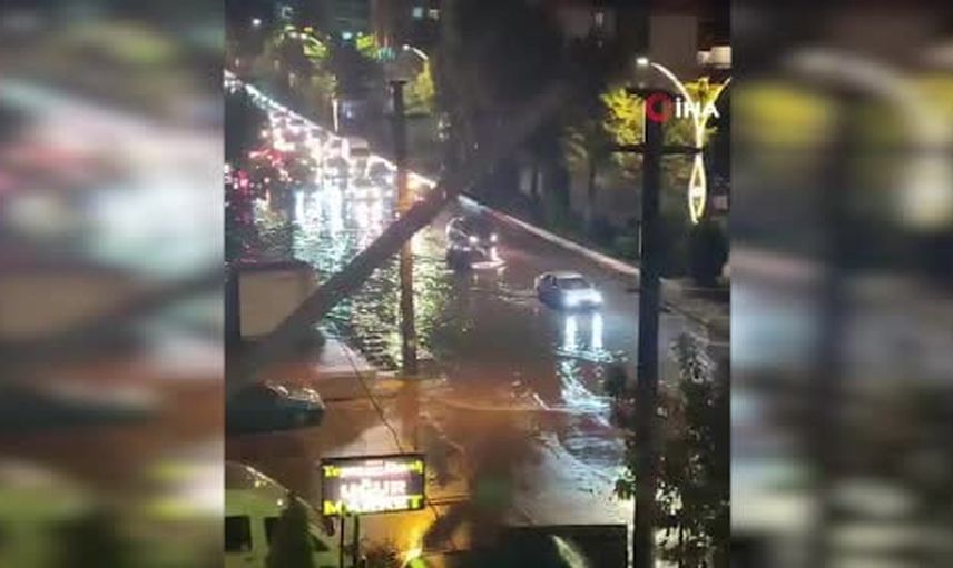 Sincan'da akşam yağışı günlük hayatı aksattı, araçlar suda mahsur kaldı
