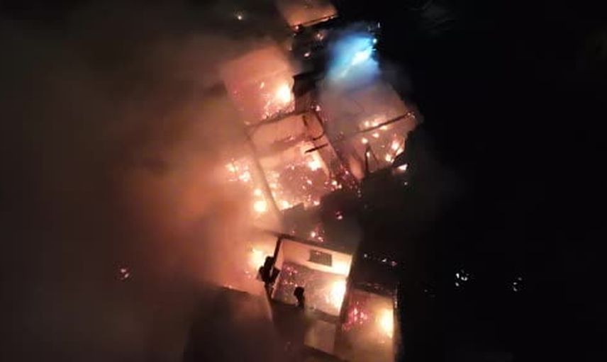 Kuşburnu kazanı söndürülmedi, köyde iki ev ve ahır kül oldu