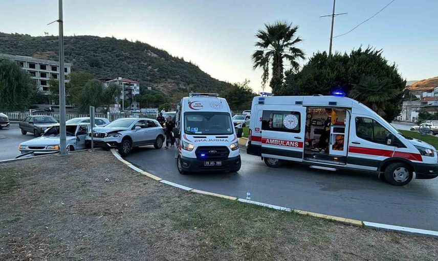 Madenciler kavşağında çarpışma: Söke'de 2 kişi yaralandı