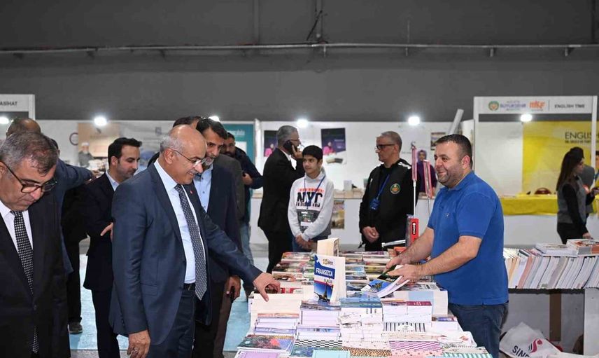 Malatya kitap fuarında katılımcılardan olumlu dönüş: başkan Sami Er fuarı büyüteceklerini açıkladı