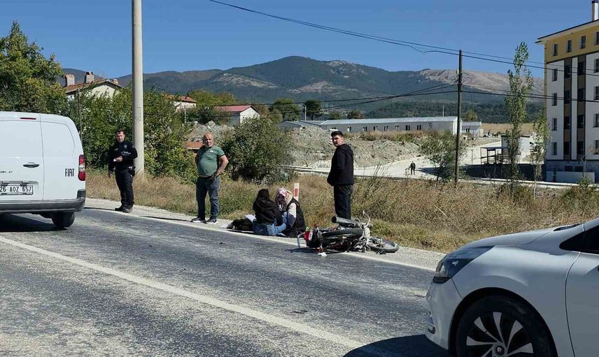 Domaniç kavşağında çarpışma: motosiklet sürücüsü hayatını kaybetti