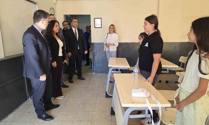 Kaymakam Öztürk'ten okula uyum haftasında öğrencilerle sıcak buluşma