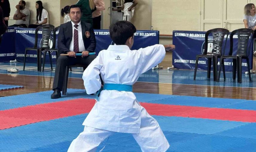 Akkent'te karate rüzgarı: 600 genç madalya peşinde