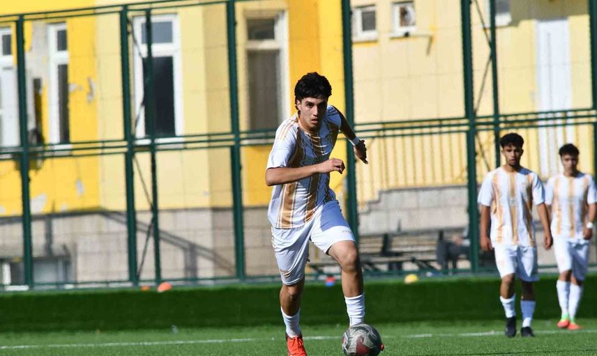 Kayserispor'un genç patronu: Ahmet Hüseyin Altun 4 maçta 6 golle parladı