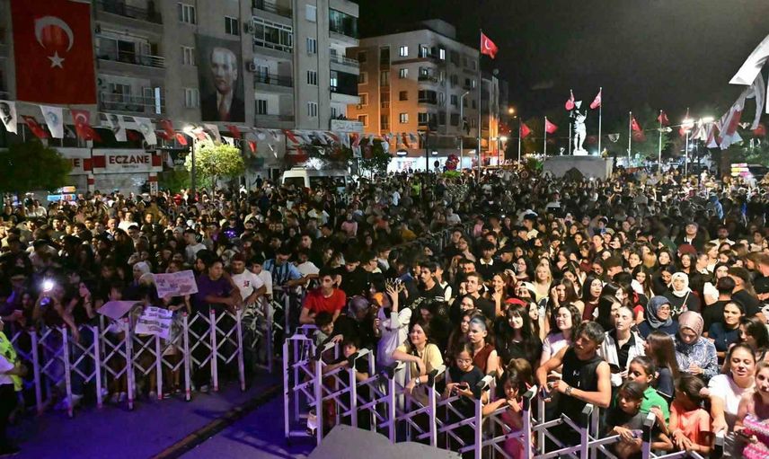 Saruhanlı’nın kurtuluşu Yüksek Sadakat konseriyle coşkuyla kutlandı