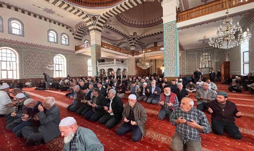 Dualarla anıldı: Düzce'de vefat eden din görevlileri için mevlid-i şerif
