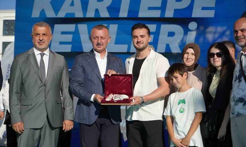 Kartepe kent konutlarında 144 aile yeni dairesine kavuştu; Büyükakın uyarıda bulundu