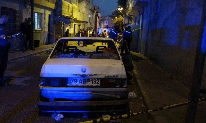 Kilis'te aile kavgasında otomobilin üzerine sürülmesiyle iki kişi yaralandı