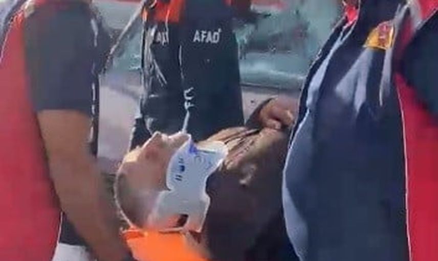 Kars-Çakmak yolunda çarpışma: itfaiye ve AFAD 2 kişiyi kurtardı