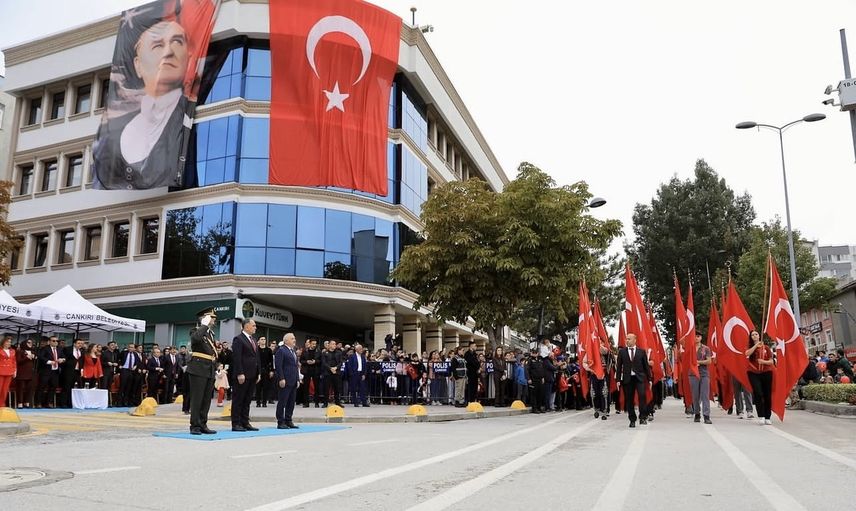 Çankırı'da bulvarı dolduran 29 ekim kutlaması resmi törenle sona erdi
