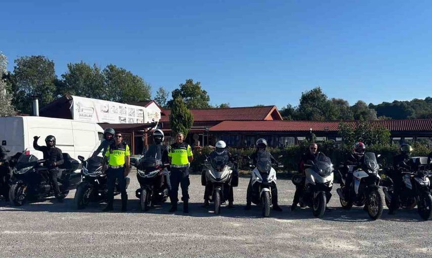 Mola yerinde çay ve güvenlik sohbeti: Çaycuma'da motosikletçilere yol güvenliği eğitimi