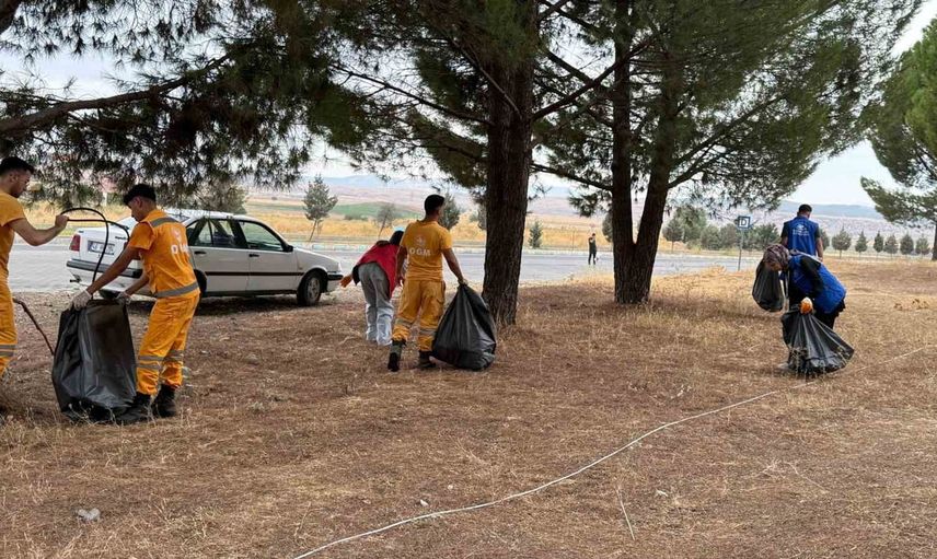Kapıçam’da gönüllüler temizliğe el verdi