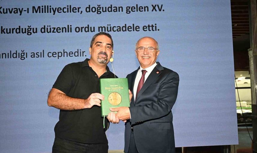 Gençlere yatırımla yarını inşa ediyoruz: Malatya'da kütüphane ve KPSS kampı