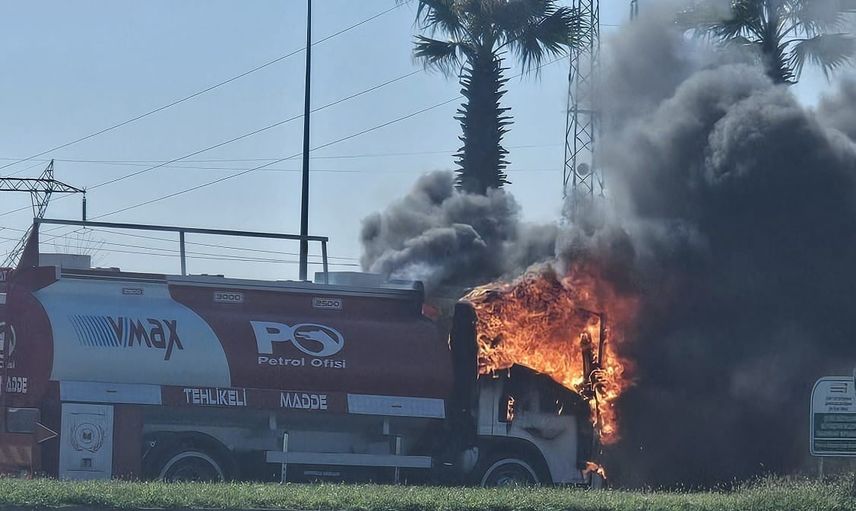 Kahramanmaraş'ta Şazibey Mahallesi'nde yakıt tankerinde alevlenme itfaiye müdahale etti