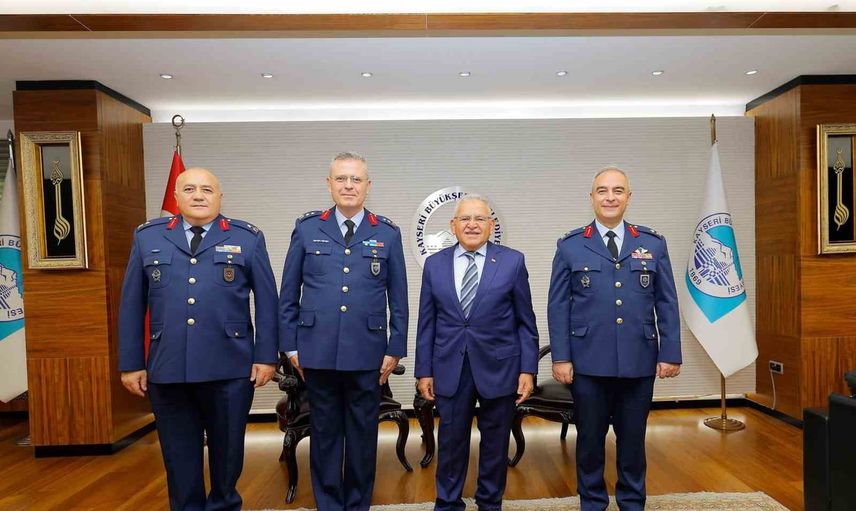 Büyükkılıç, Kayseri'de göreve başlayan hava komutanlarıyla iş birliğini pekiştirdi