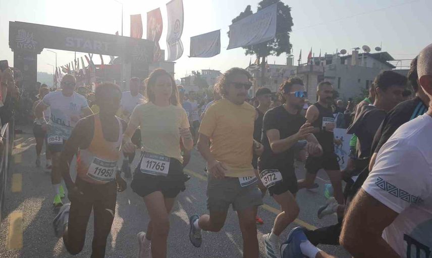 Lykos yarı maratonu Pamukkale'de binleri bir araya getirdi