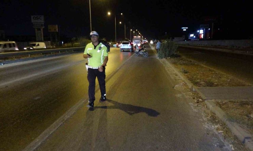 Orta refüjden geçme girişimi kazaya döndü: Manavgat'ta 2 yaralı