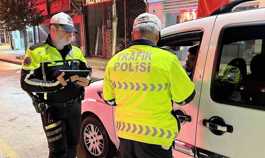 Alaca'da trafik denetimlerinde 49 araca toplam 135 bin 569 lira ceza