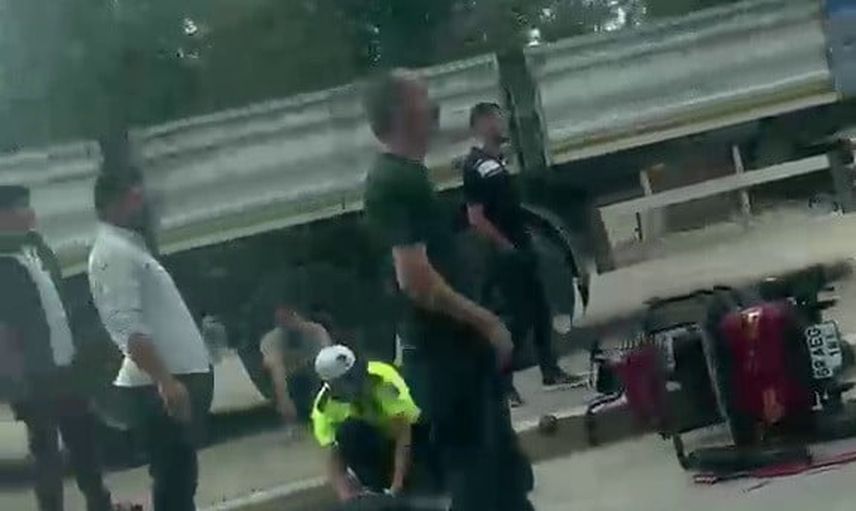 Kavşakta otomobil ile motosiklet çarpıştı: sürücü hastaneye kaldırıldı
