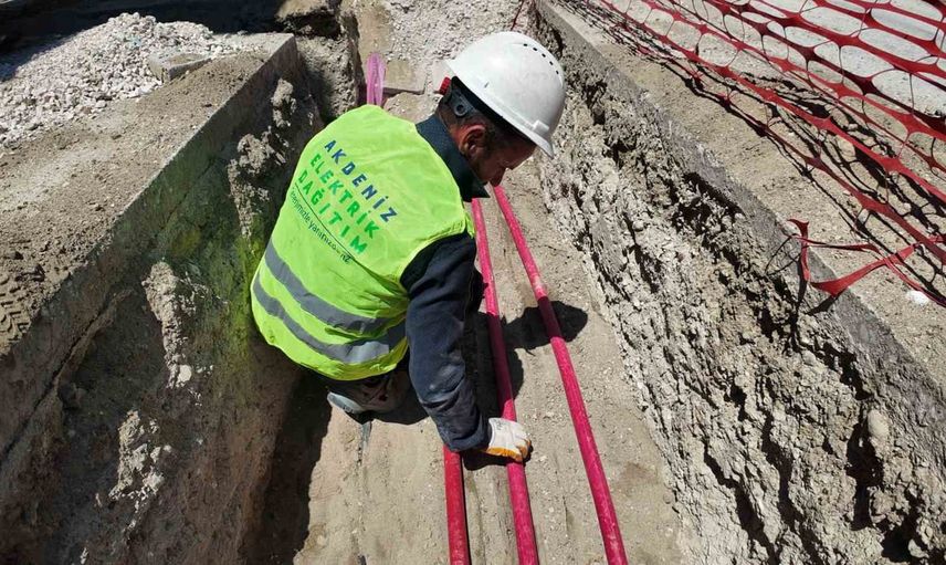 Burdur'da 1 milyar 69 milyon liralık enerji yatırımıyla altyapı güçleniyor