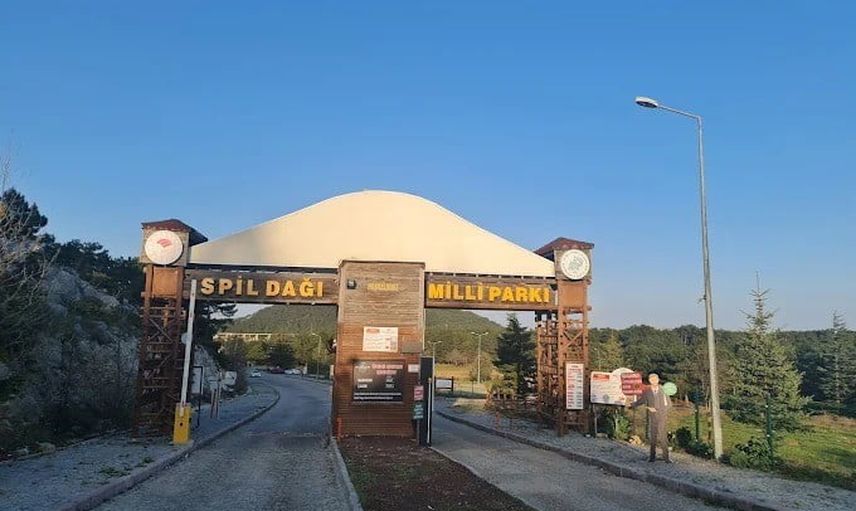 Rüzgâr tehlikesi nedeniyle Spil Dağı'nda mangal ve semaver yasağı