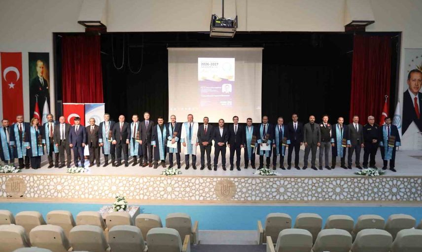 bitlis eren üniversitesi yeni akademik yılı 'Türkiye yüzyılı' perspektifiyle açtı