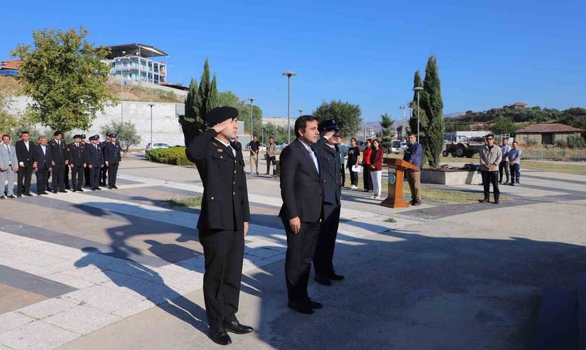 Selendi'de gaziler günü tören ve anmalarla geçirildi