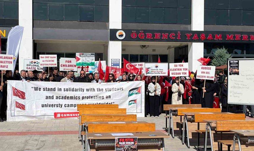 Sinop üniversitesinde boş sıralarla Gazze'ye dikkat çekildi