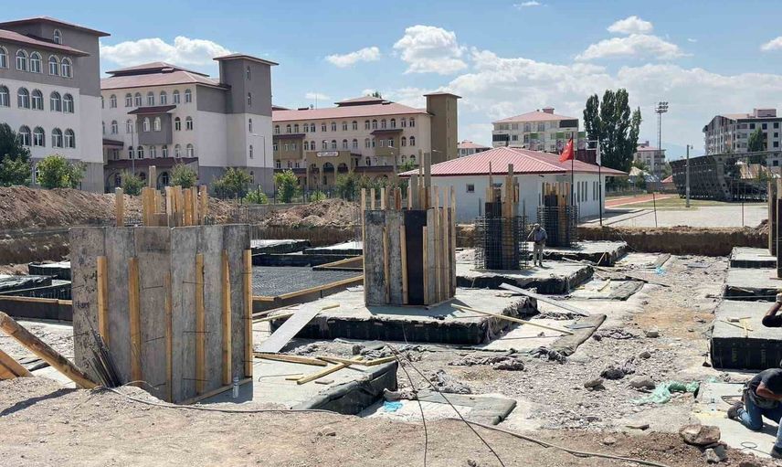 Patnos'a yeni spor kompleksi: gençlere dört salonlu antrenman merkezi