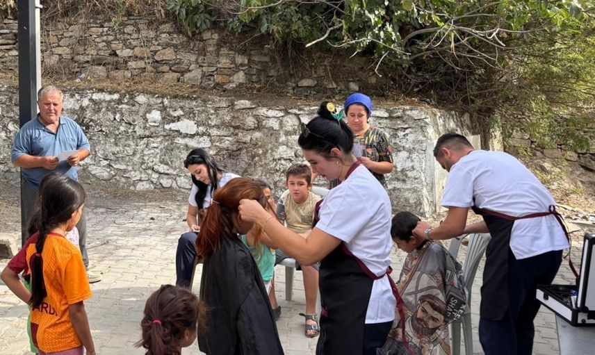 Söke'de kırsal mahallelerde 272 çocuğun eğitim hazırlığına saç tıraşı desteği