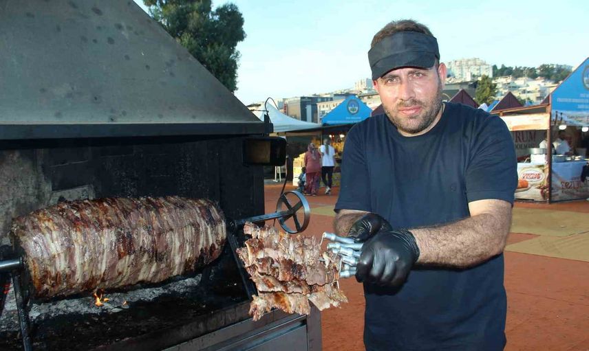 Çığ gibi talep: İzmir'de cağ kebabı coşkusu