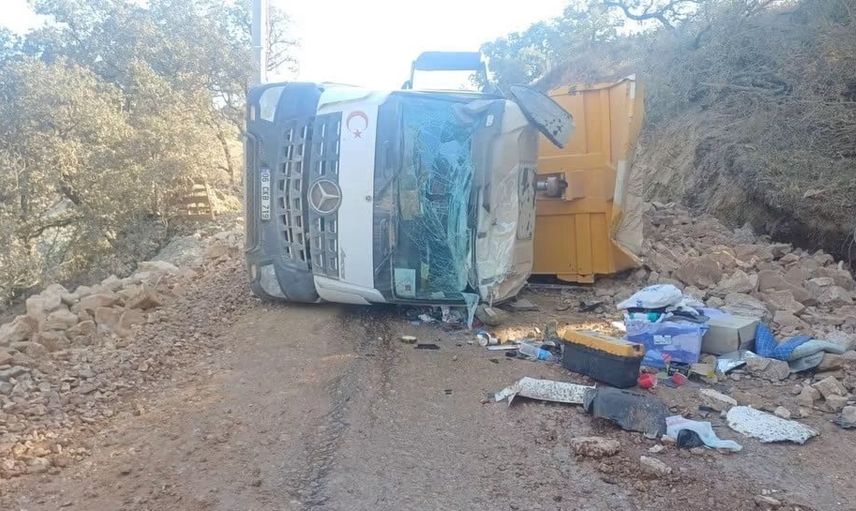 Bozüyük maden yolunda kafa kafaya çarpışma: iki hafriyat sürücüsü yaralandı