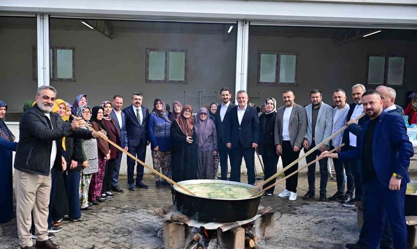 Hamamlıkızık'ta imeceyle sürdürülen Nebi Dede çorbası geleneği birlik ve bereket getirdi