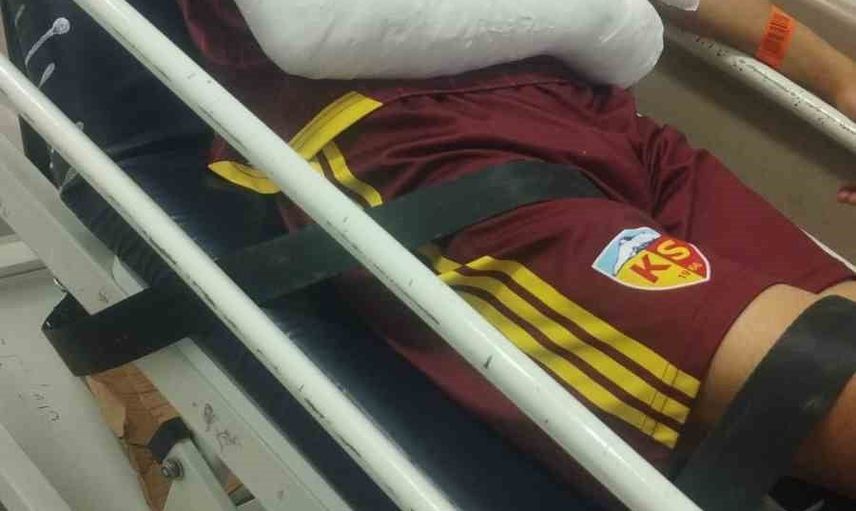 Genç oyuncu Hilmi Türkan kol kırığıyla tedaviye alındı