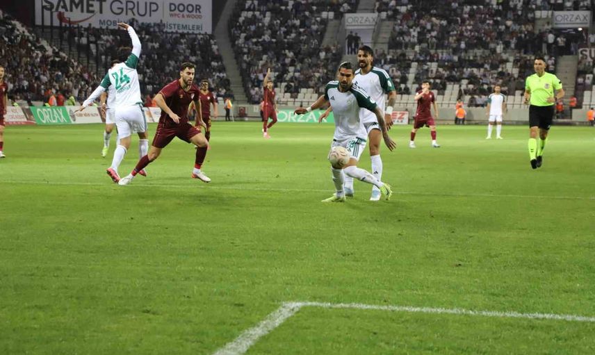 Elazığspor rüzgarı: Aliağa FK'yı evinde 5-0 yendi