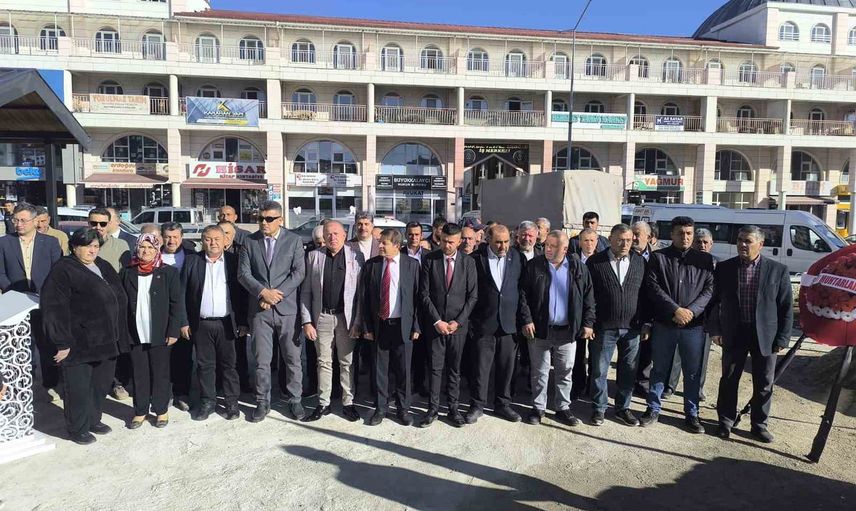 Şuhut’ta muhtarlar günü: görevlerin sesi Atatürk Parkı’nda yükseldi
