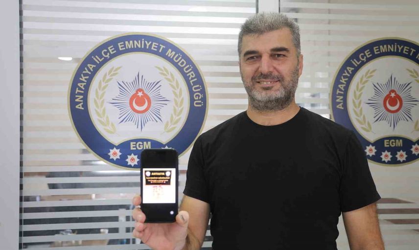 Yola düşen 500 bin liralık ziynet çantasını alan kadın iki saatte yakalandı